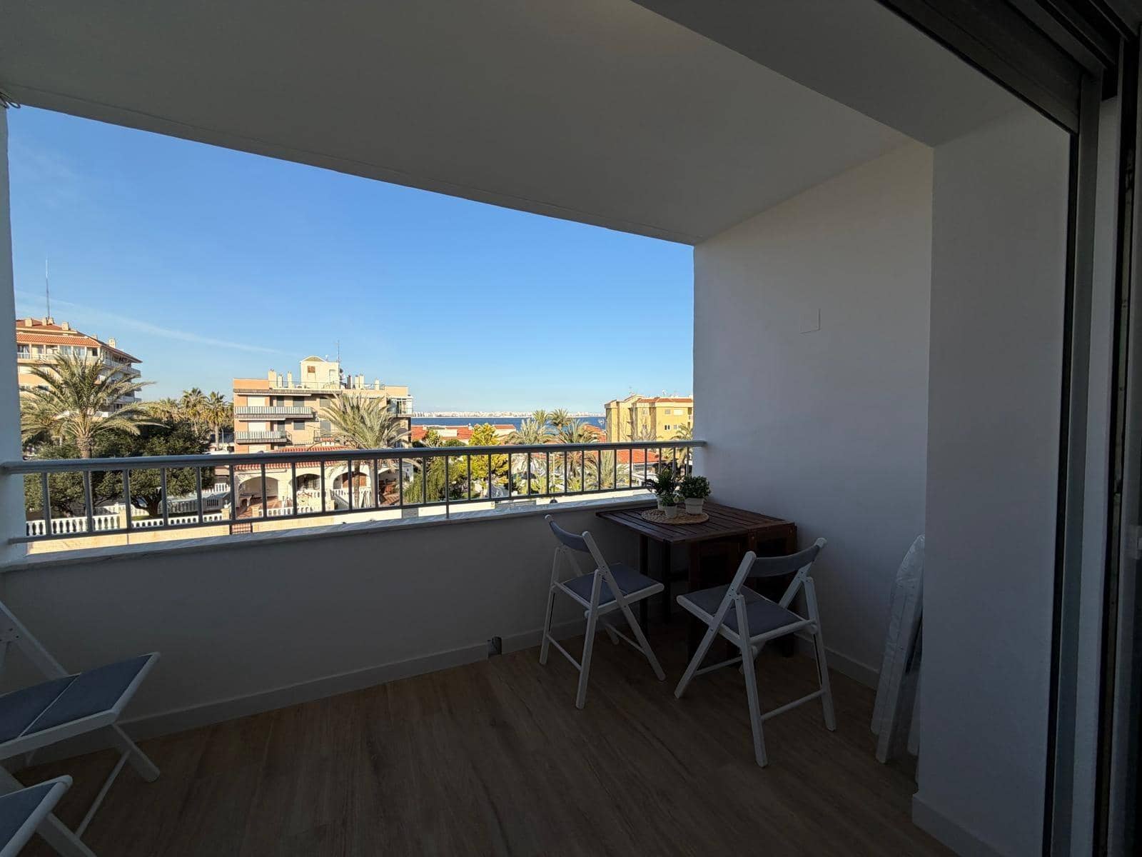 Apartamento de 3 habitaciones en Torrevieja en venta con piscina - 259.700 € (Ref: 9973024)