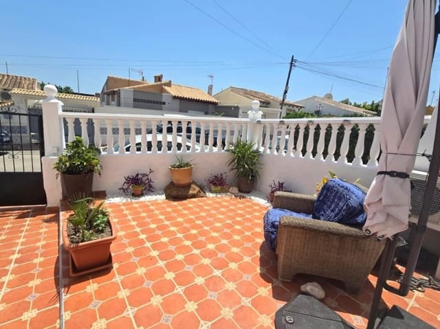 3 soverom Hus til salgs i Los Balcones - Los Altos, Torrevieja med svømmebasseng - € 272 000 (Ref: 9973025)
