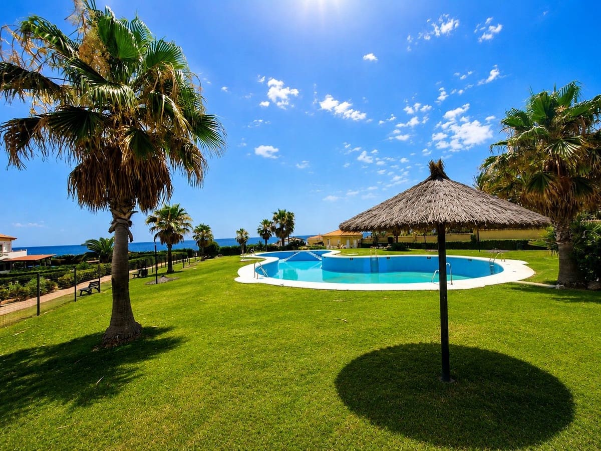 4 bedroom Townhouse for sale in Manilva with pool - € 439,000 (Ref: 9973028)