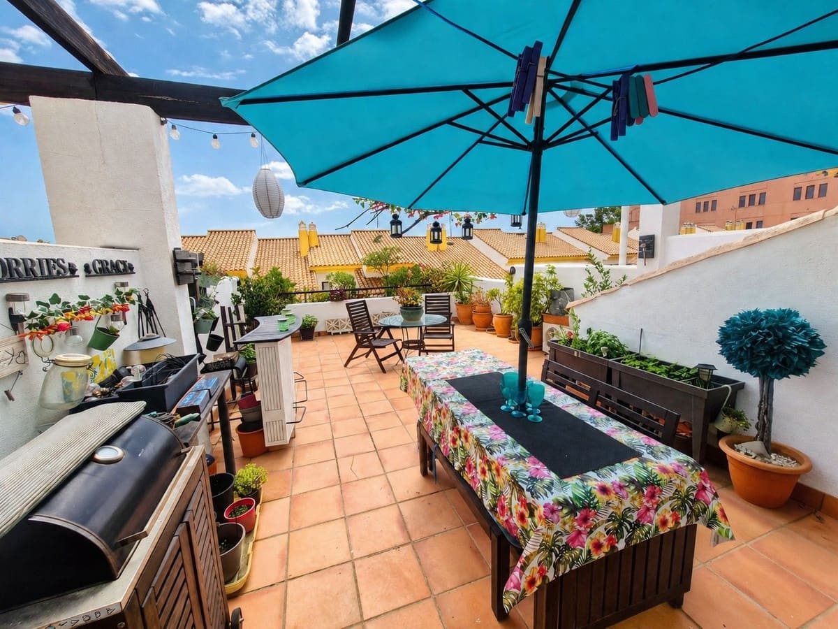 4 bedroom Townhouse for sale in Manilva with pool - € 439,000 (Ref: 9973028)