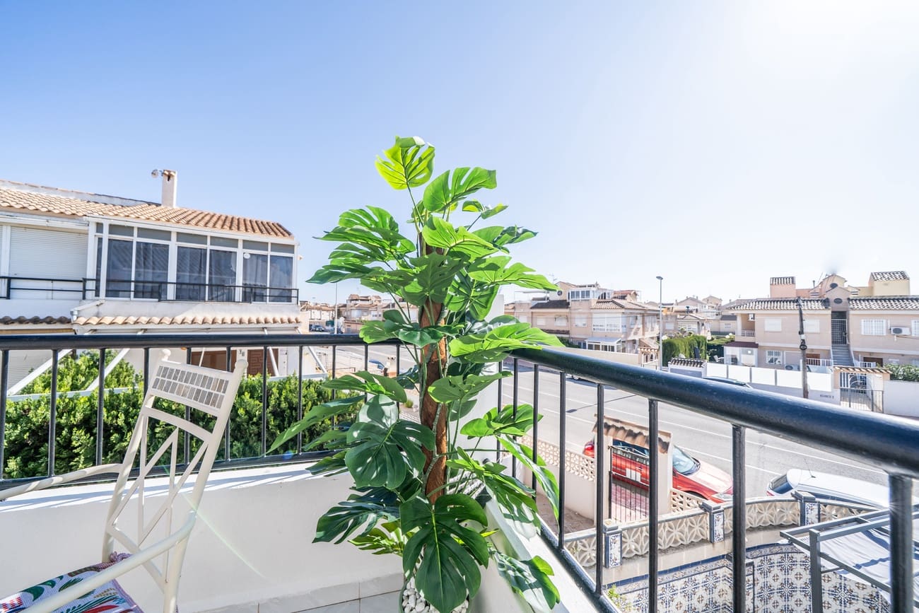 Apartamento de 1 habitación en Torrevieja en venta con piscina garaje - 184.000 € (Ref: 9975012)