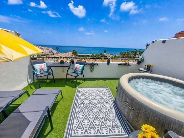 4 makuuhuone Omakotitalo myytävänä paikassa La Duquesa / Puerto de la Duquesa, Manilva mukana uima-altaan - 439 000 € (Ref: 9975021)