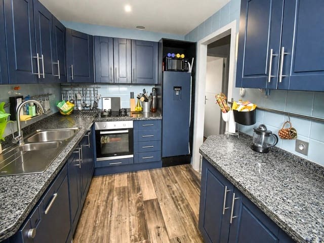 4 makuuhuone Omakotitalo myytävänä paikassa La Duquesa / Puerto de la Duquesa, Manilva mukana uima-altaan - 439 000 € (Ref: 9975021)