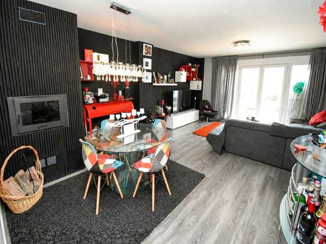 4 makuuhuone Omakotitalo myytävänä paikassa La Duquesa / Puerto de la Duquesa, Manilva mukana uima-altaan - 439 000 € (Ref: 9975021)