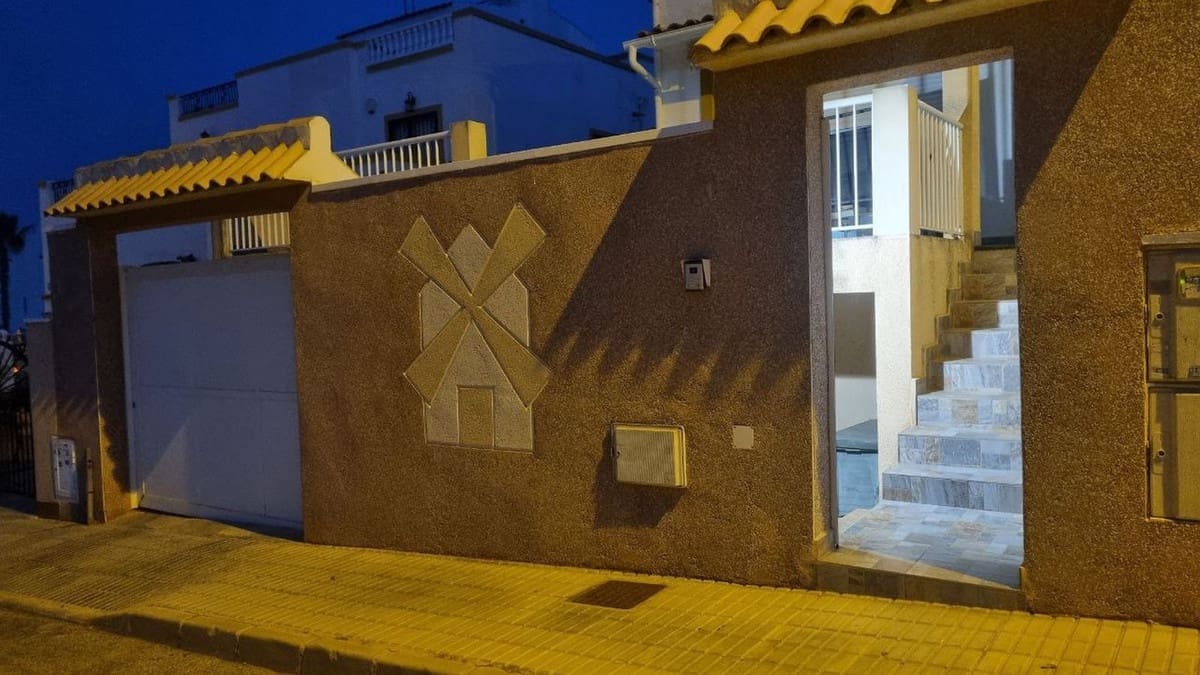 Chalet de 6 habitaciones en Los Altos en venta con piscina garaje - 280.000 € (Ref: 9975022)