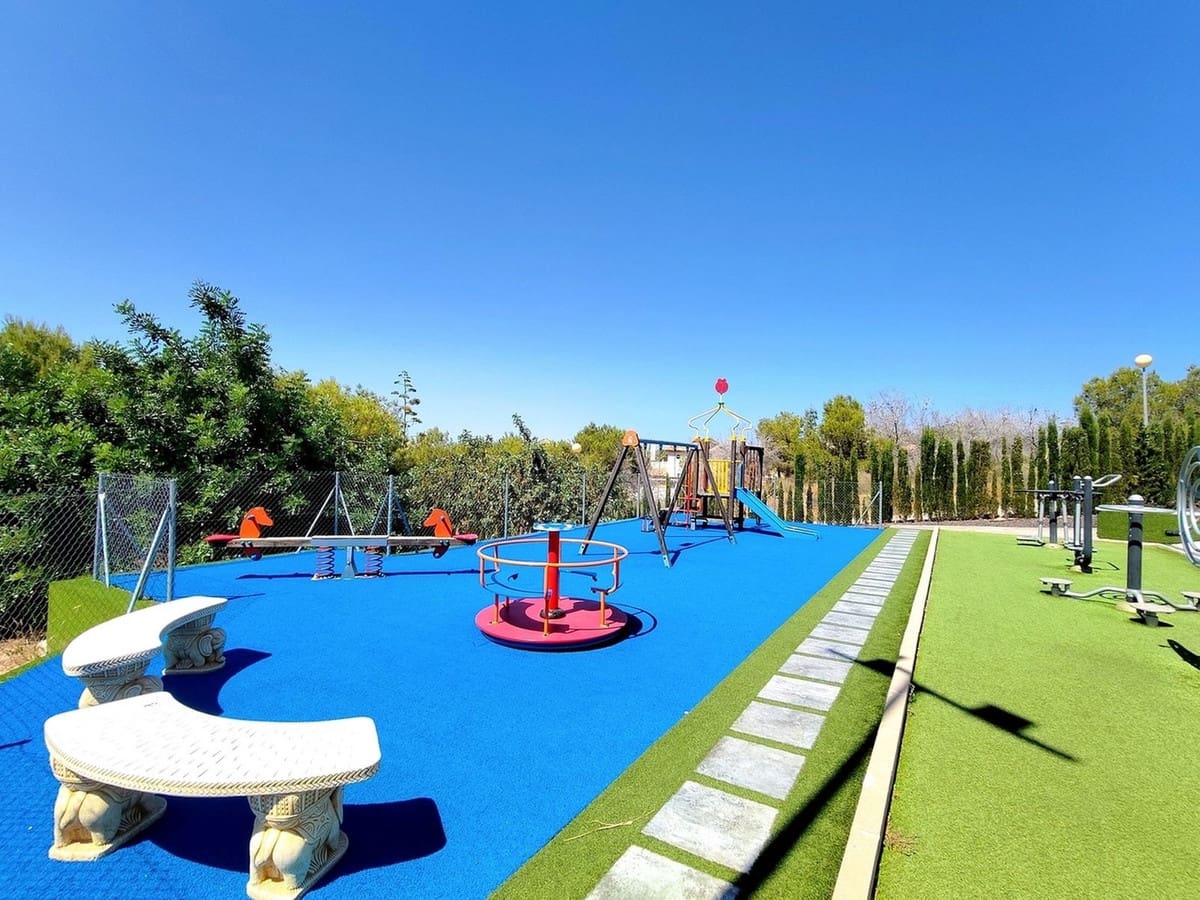 Chalet de 6 habitaciones en Los Altos en venta con piscina garaje - 280.000 € (Ref: 9975022)