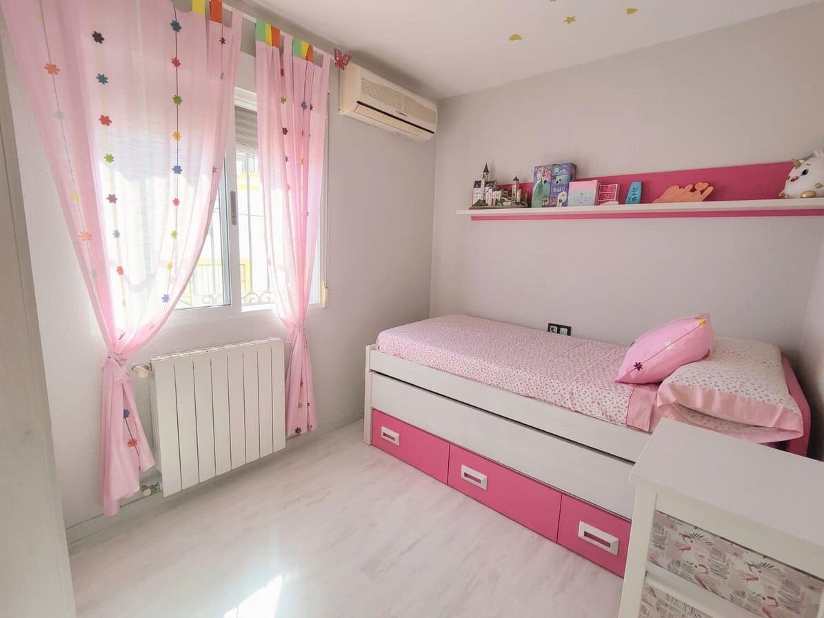6 bedroom Villa for sale in Torrevieja with pool garage - € 280,000 (Ref: 9975022)