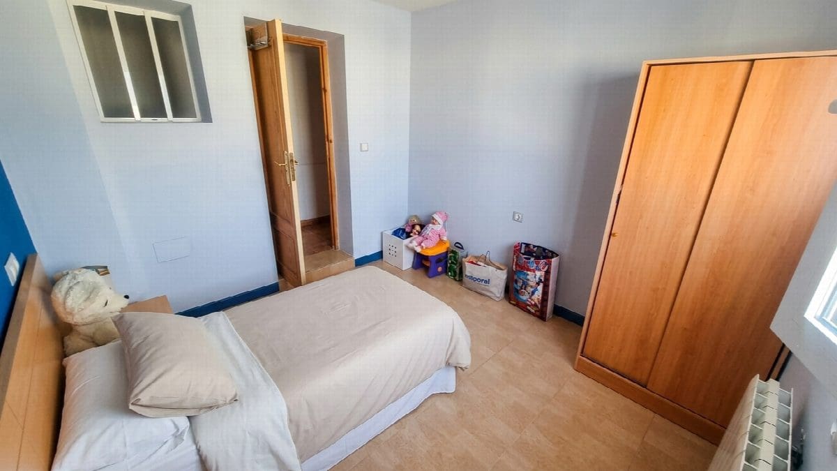 6 bedroom Villa for sale in Torrevieja with pool garage - € 280,000 (Ref: 9975022)