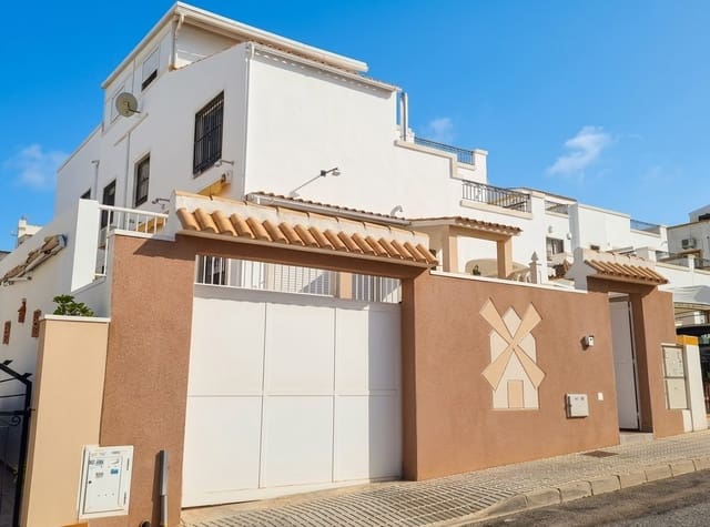 6 Zimmer Villa zu verkaufen in Punta Prima, Torrevieja mit Pool Garage - 280.000 € (Ref: 9975022)