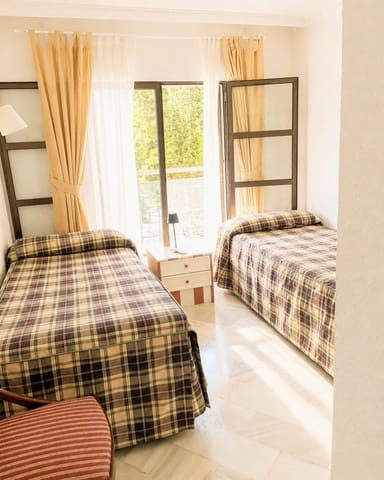2 soverom Leilighet til salgs i Riviera del Sol, Mijas med svømmebasseng - € 425 000 (Ref: 9976987)