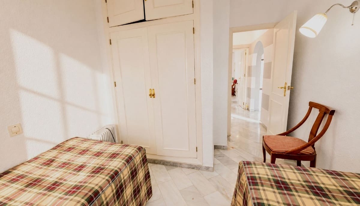2 bedroom Apartment for sale in Mijas with pool - € 425,000 (Ref: 9976987)