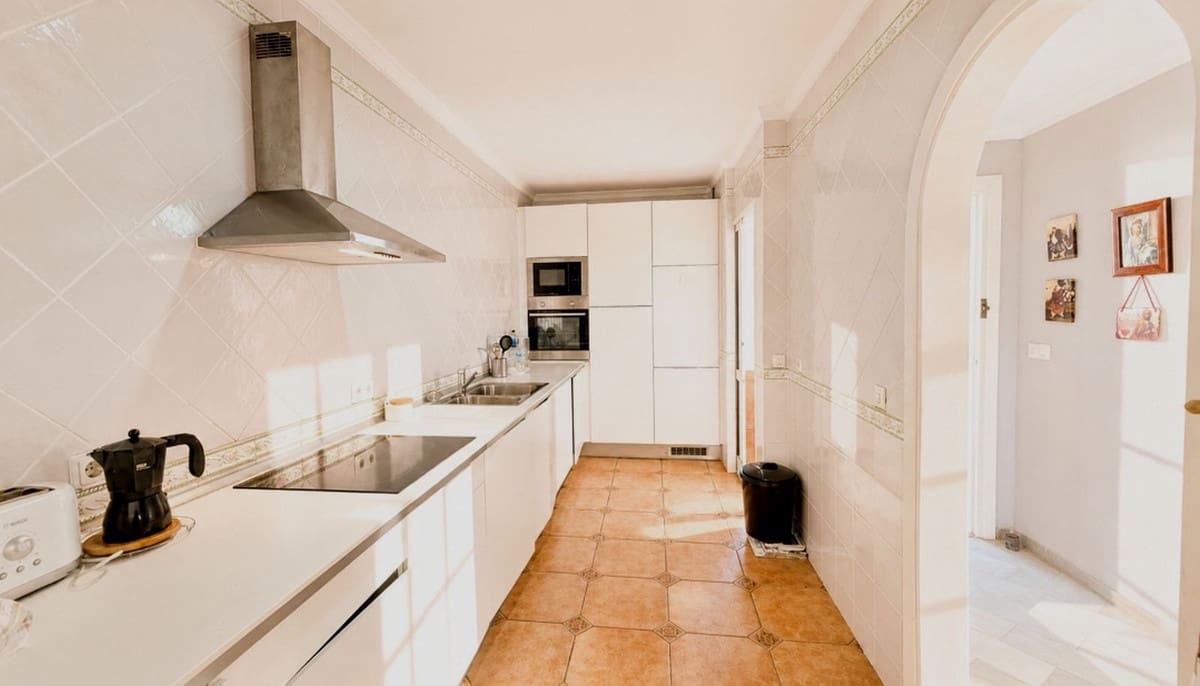 2 soverom Leilighet til salgs i Riviera del Sol med svømmebasseng - € 425 000 (Ref: 9976988)