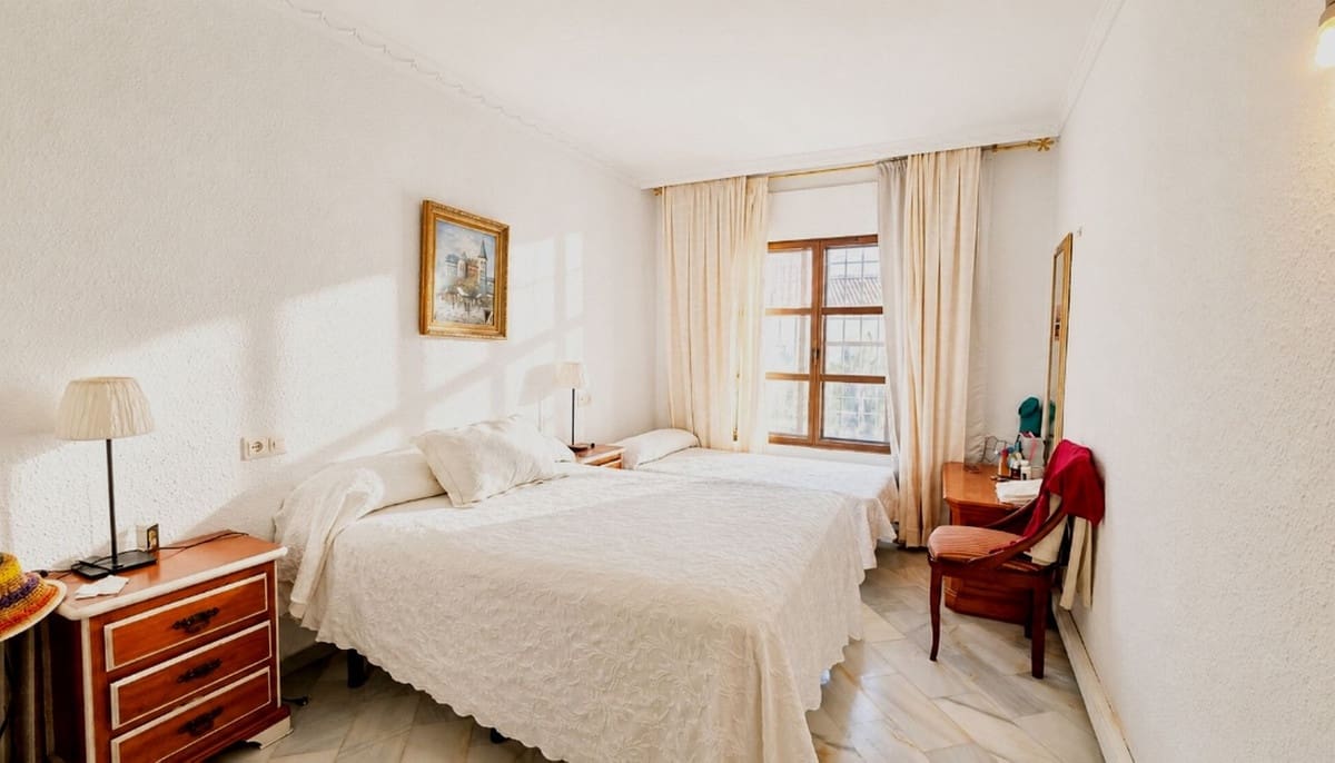 2 soverom Leilighet til salgs i Riviera del Sol med svømmebasseng - € 425 000 (Ref: 9976988)