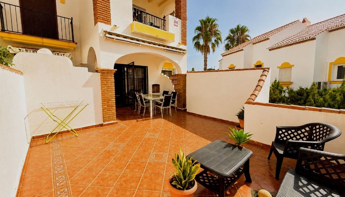2 bedroom Apartment for sale in Riviera del Sol with pool - € 425,000 (Ref: 9976988)