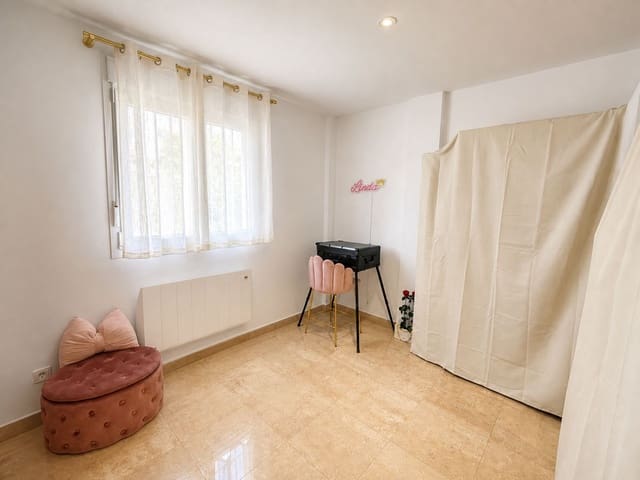 6 soveværelse Villa til salg i Manilva Pueblo, Manilva med swimmingpool - € 550.000 (Ref: 9976997)