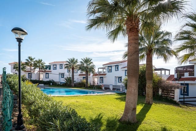6 soveværelse Villa til salg i Manilva Pueblo, Manilva med swimmingpool - € 550.000 (Ref: 9976997)