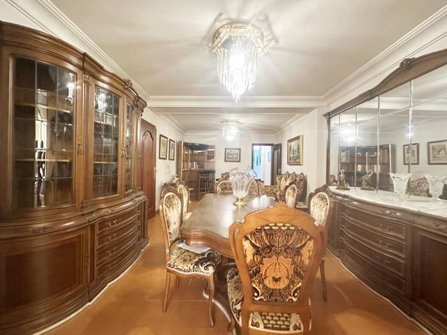 4 Zimmer Apartment zu verkaufen in Centro - Muelle Pesquero, Torrevieja mit Garage - 255.000 € (Ref: 9977003)