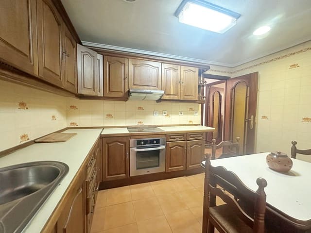 4 Zimmer Apartment zu verkaufen in Centro - Muelle Pesquero, Torrevieja mit Garage - 255.000 € (Ref: 9977003)