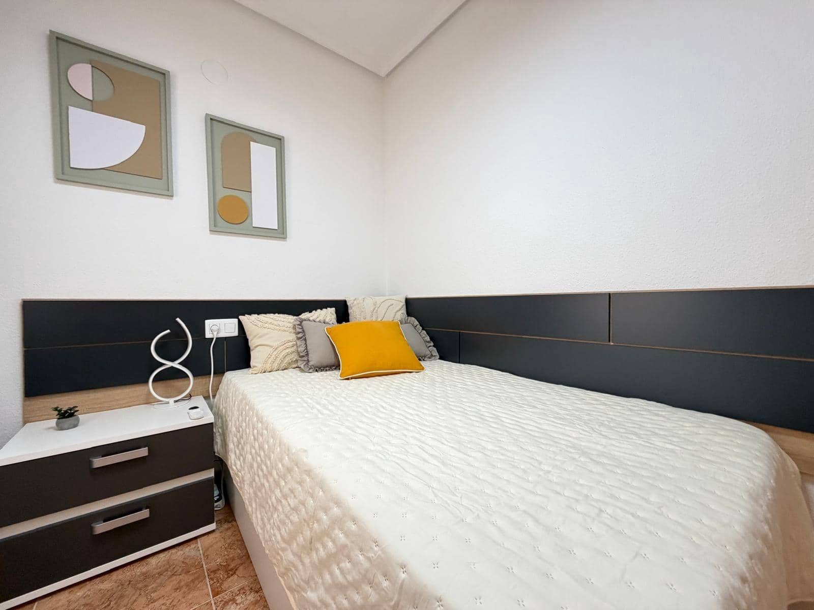 2 soverom Leilighet til salgs i Torrevieja - € 144 900 (Ref: 9977005)