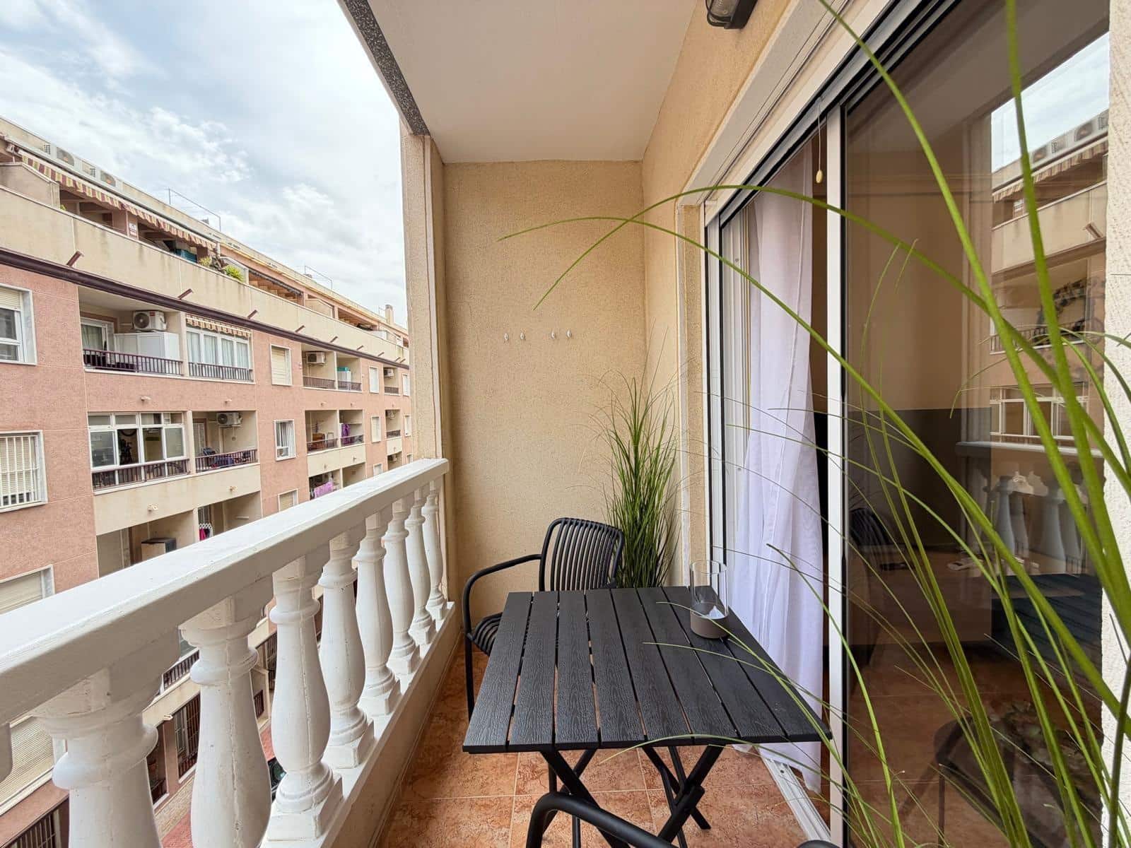 2 soverom Leilighet til salgs i Torrevieja - € 144 900 (Ref: 9977005)