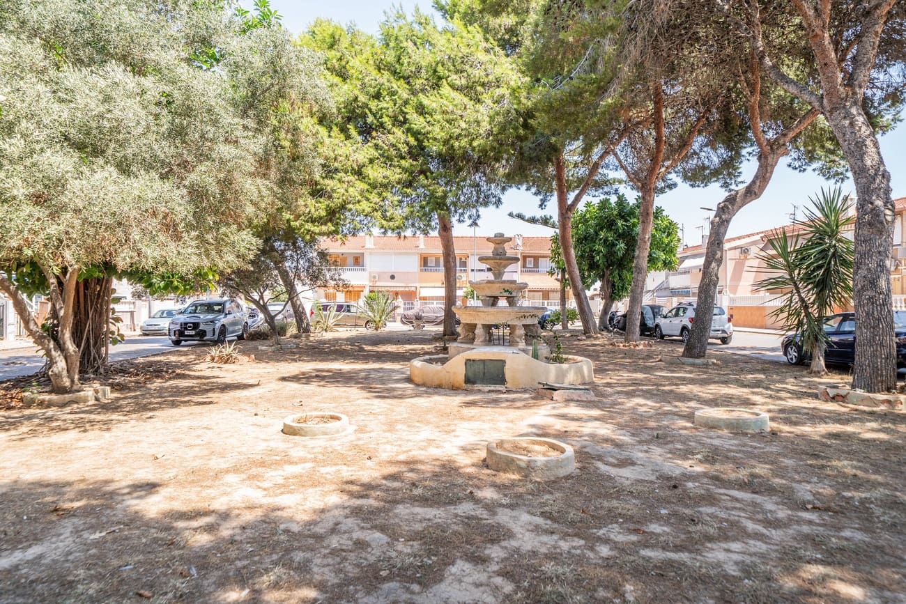 2 quarto Apartamento para venda em Torrevieja com garagem - 199 000 € (Ref: 9978505)