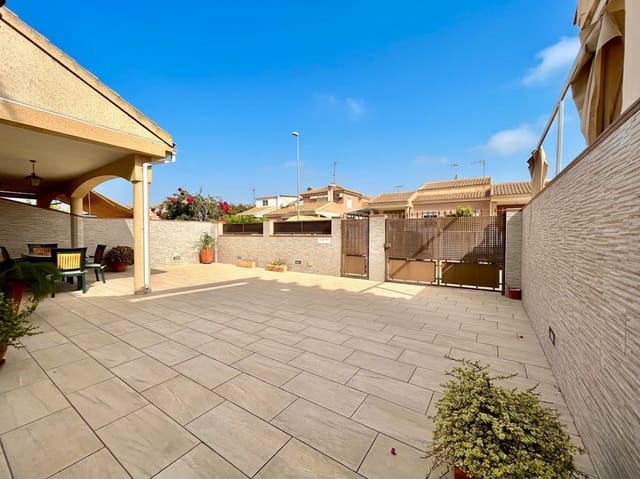 3 bedroom Townhouse for sale in Torre de la Horadada, Pilar de la Horadada with garage - € 399,000 (Ref: 9978507)