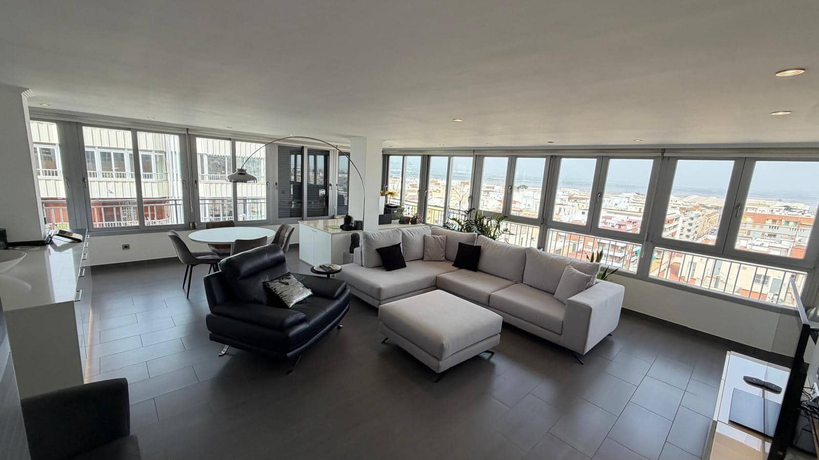 2 soverom Leilighet til salgs i Torrevieja med svømmebasseng - € 369 900 (Ref: 9978510)