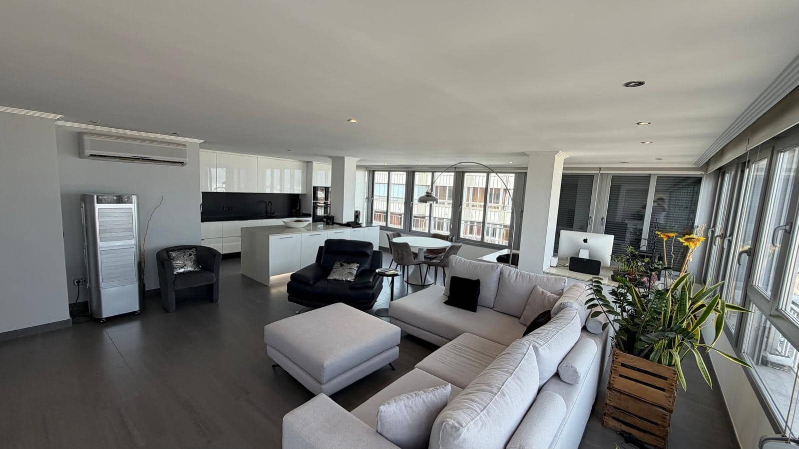 2 soverom Leilighet til salgs i Torrevieja med svømmebasseng - € 369 900 (Ref: 9978510)