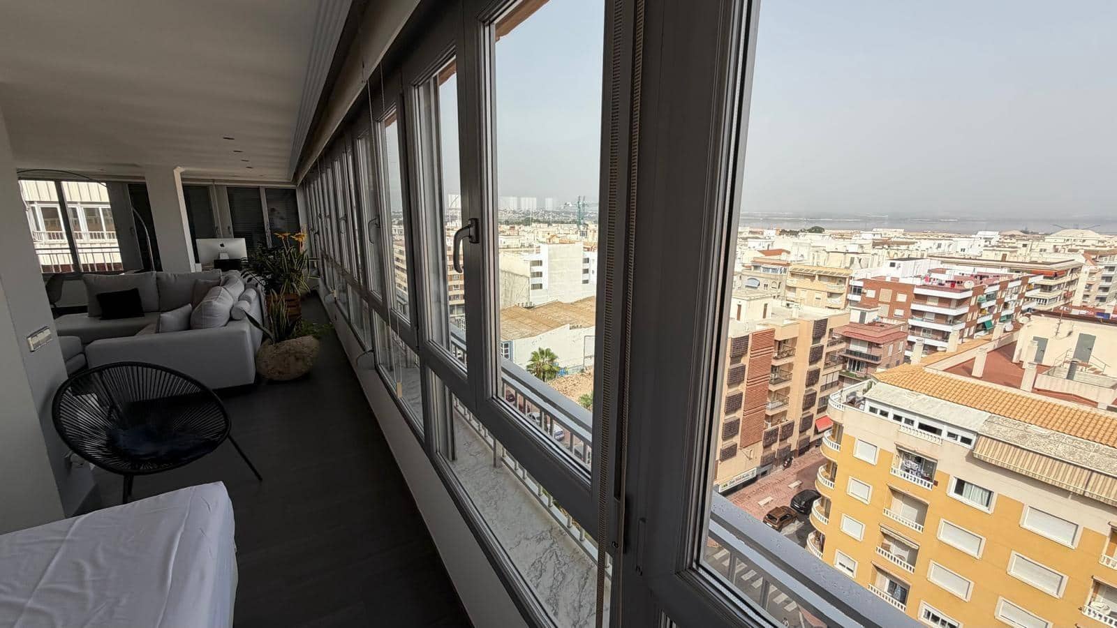 2 soverom Leilighet til salgs i Torrevieja med svømmebasseng - € 369 900 (Ref: 9978510)