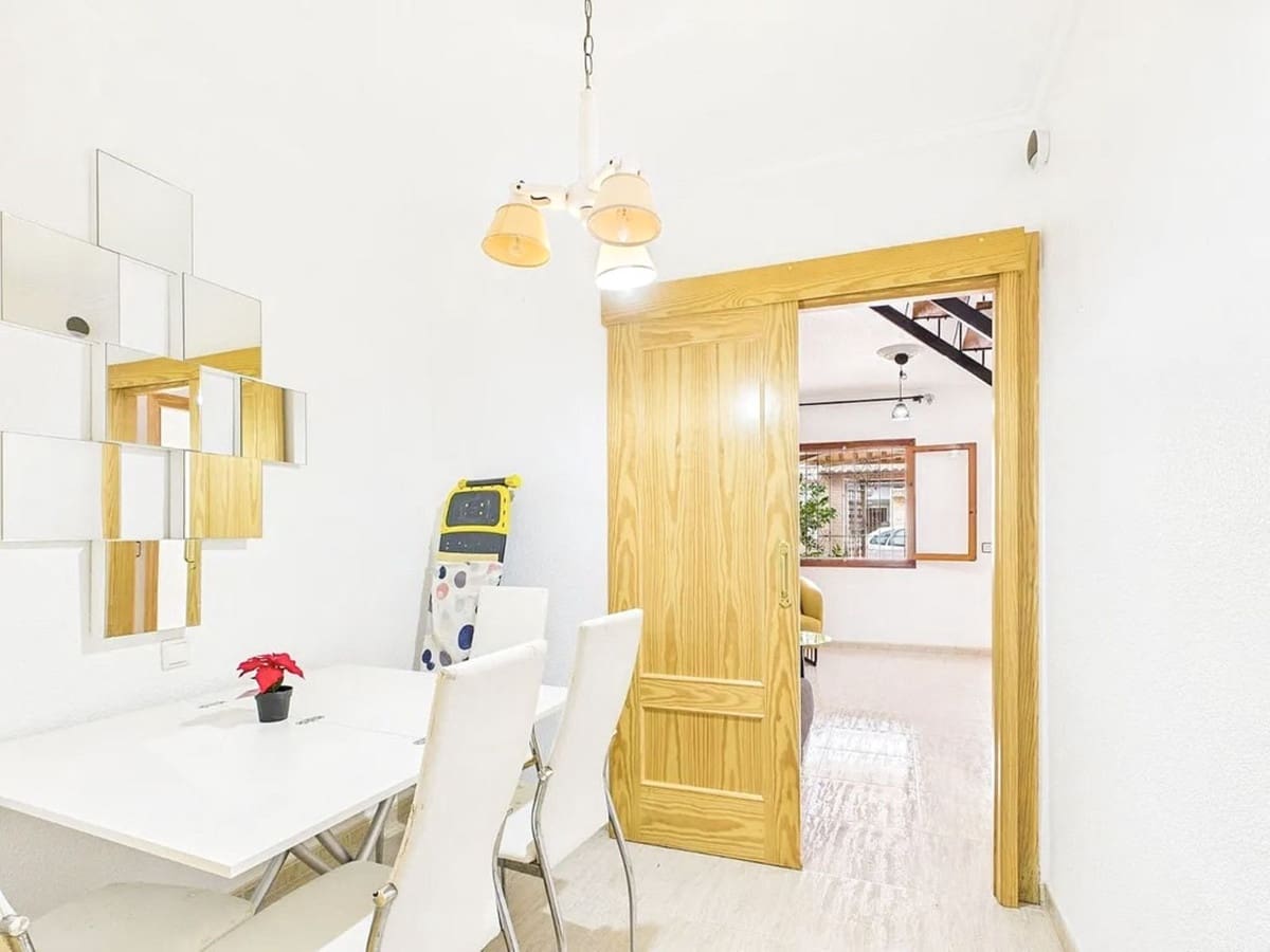 3 bedroom Terraced Villa for sale in Los Alcazares - € 150,000 (Ref: 9978511)