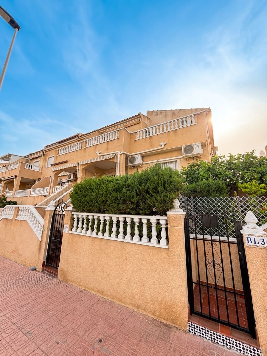 2 bedroom Bungalow for sale in Torrevieja with pool - € 156,900 (Ref: 9979568)