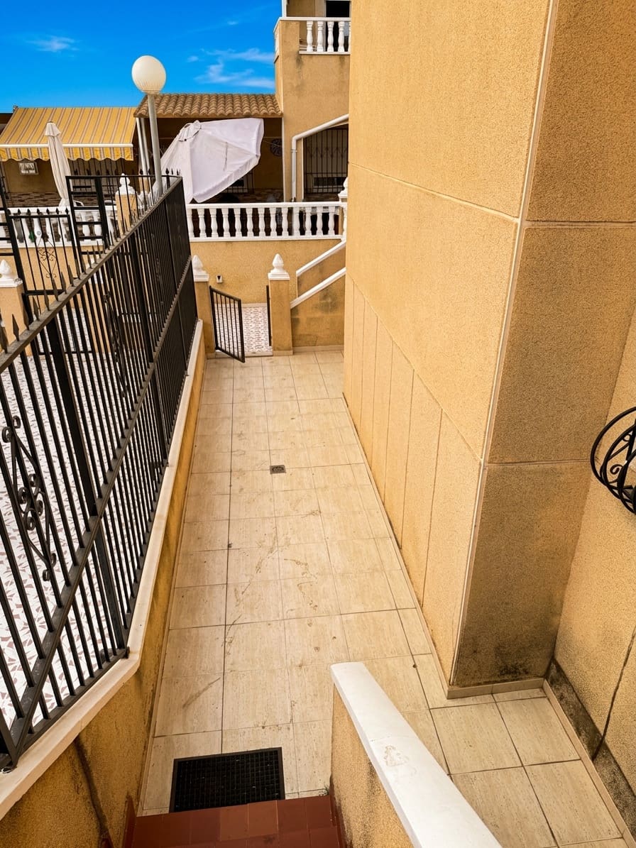 2 bedroom Bungalow for sale in Torrevieja with pool - € 156,900 (Ref: 9979568)