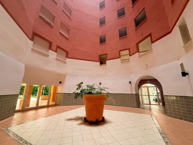Apartamento de 3 habitaciones en Playa de los Locos, Torrevieja en venta con piscina - 329.000 € (Ref: 9979569)