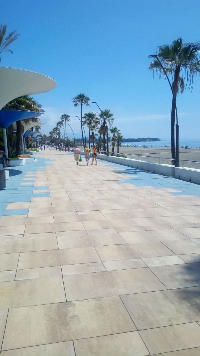 3 soveværelse Lejlighed til salg i Estepona med swimmingpool garage - € 425.000 (Ref: 9983170)