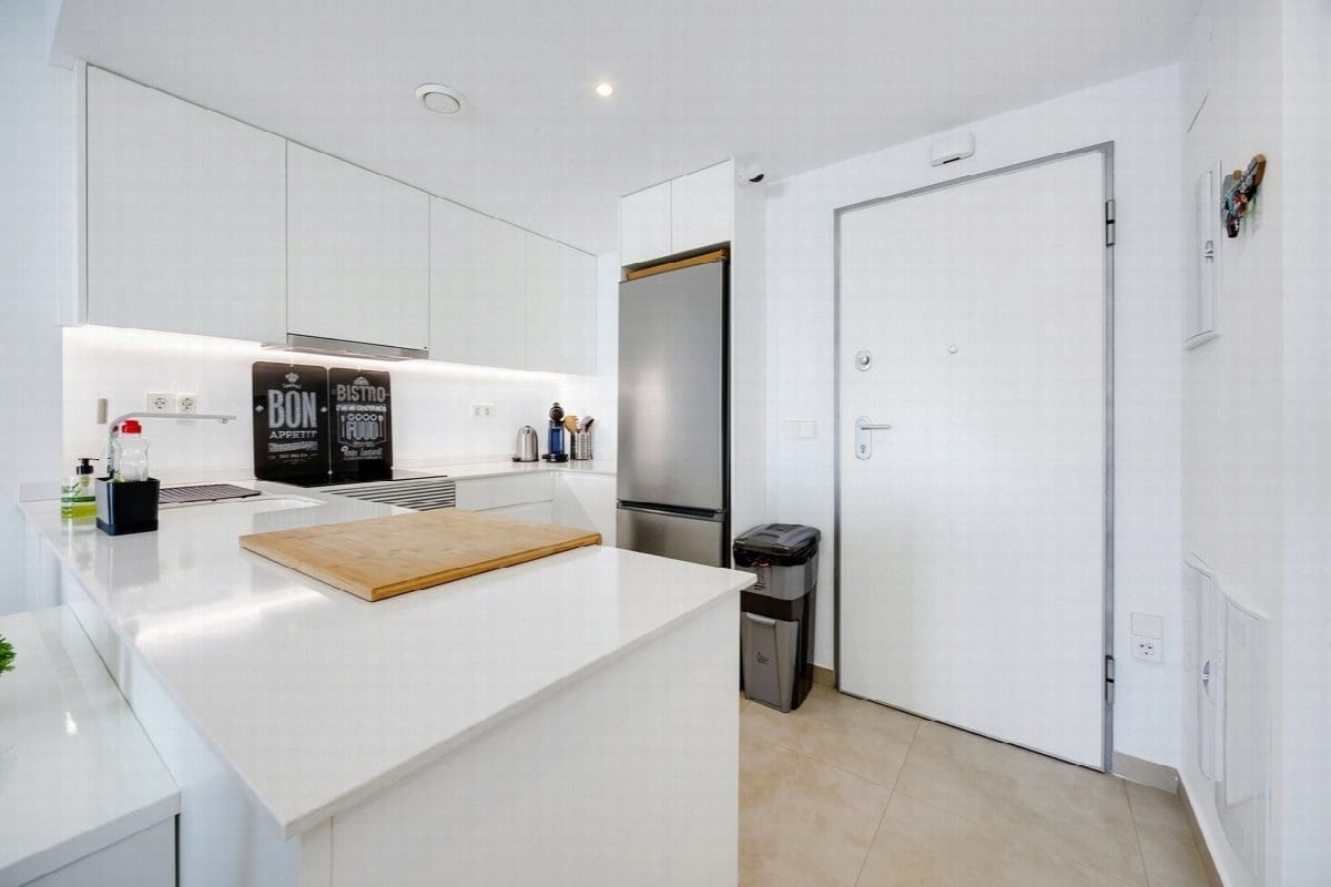 Apartamento de 2 habitaciones en Pilar de la Horadada en venta con piscina - 259.950 € (Ref: 9983171)