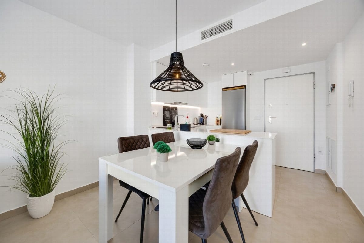Apartamento de 2 habitaciones en Pilar de la Horadada en venta con piscina - 259.950 € (Ref: 9983171)