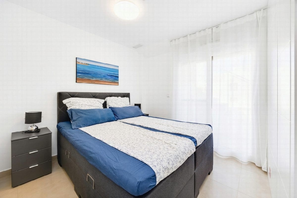 Apartamento de 2 habitaciones en Pilar de la Horadada en venta con piscina - 259.950 € (Ref: 9983171)