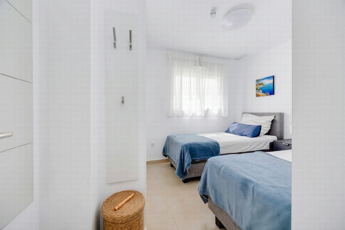 Apartamento de 2 habitaciones en Pilar de la Horadada en venta con piscina - 259.950 € (Ref: 9983171)