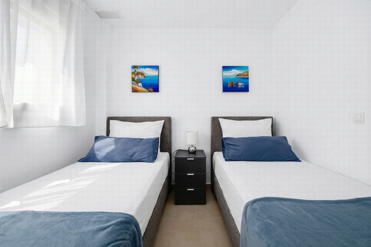 Apartamento de 2 habitaciones en Pilar de la Horadada en venta con piscina - 259.950 € (Ref: 9983171)