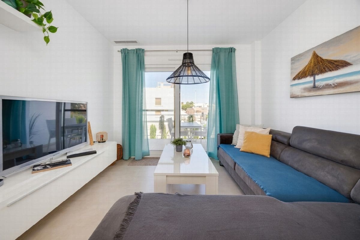 Apartamento de 2 habitaciones en Pilar de la Horadada en venta con piscina - 259.950 € (Ref: 9983171)