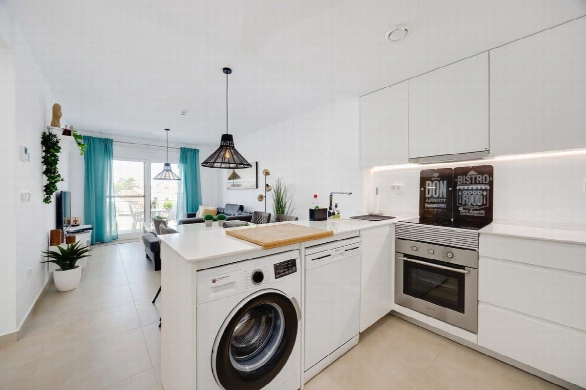 Apartamento de 2 habitaciones en Pilar de la Horadada en venta con piscina - 259.950 € (Ref: 9983171)