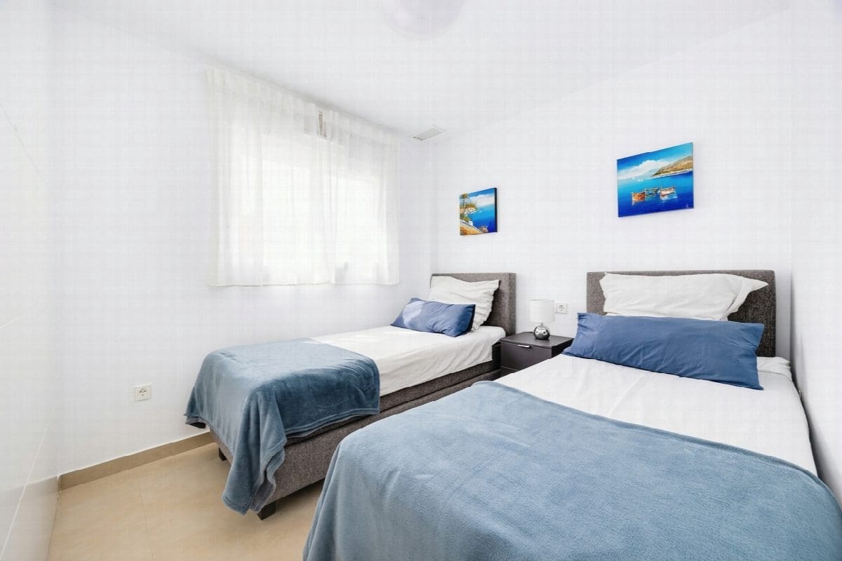 Apartamento de 2 habitaciones en Pilar de la Horadada en venta con piscina - 259.950 € (Ref: 9983171)