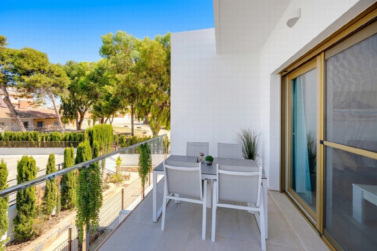 Apartamento de 2 habitaciones en Pilar de la Horadada en venta con piscina - 259.950 € (Ref: 9983171)
