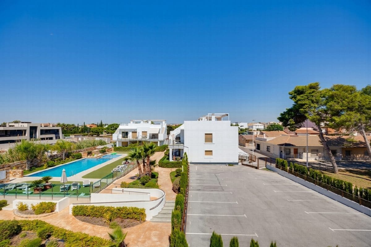 Apartamento de 2 habitaciones en Pilar de la Horadada en venta con piscina - 259.950 € (Ref: 9983171)