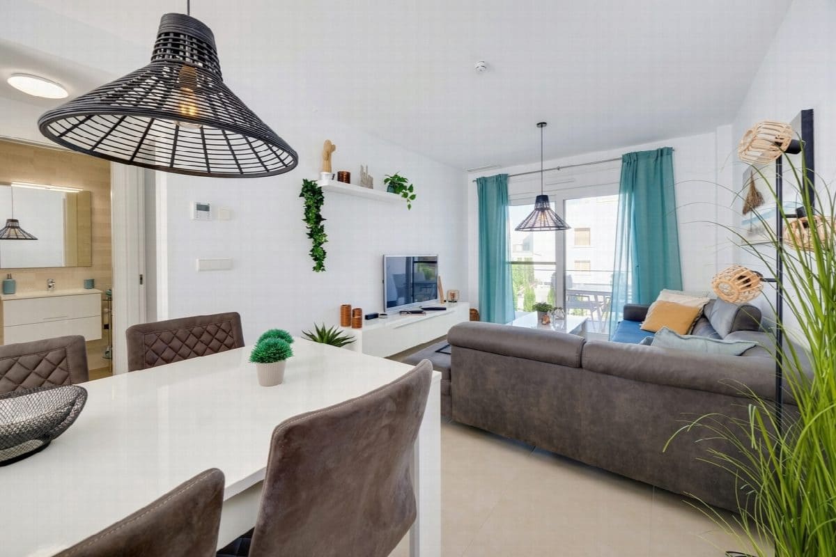 Apartamento de 2 habitaciones en Pilar de la Horadada en venta con piscina - 259.950 € (Ref: 9983171)