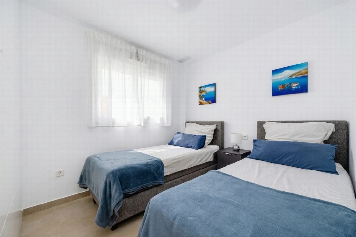 Apartamento de 2 habitaciones en Pilar de la Horadada en venta con piscina - 259.950 € (Ref: 9983171)