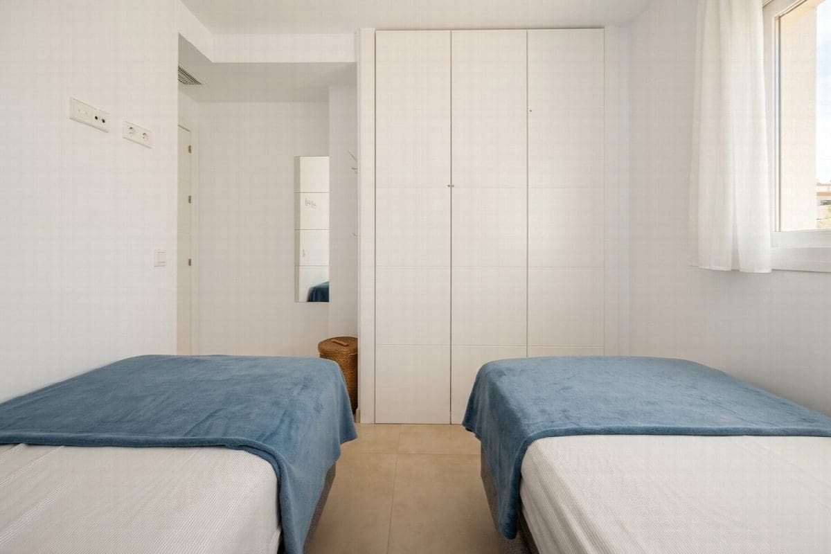 Apartamento de 2 habitaciones en Pilar de la Horadada en venta con piscina - 259.950 € (Ref: 9983171)