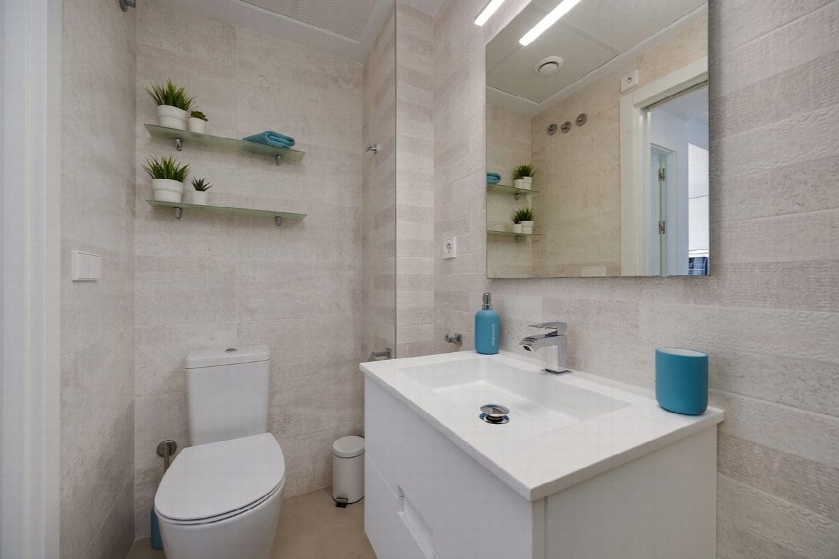 Apartamento de 2 habitaciones en Pilar de la Horadada en venta con piscina - 259.950 € (Ref: 9983171)