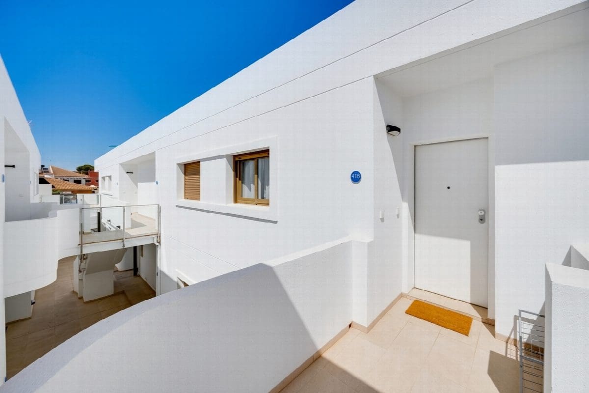 Apartamento de 2 habitaciones en Pilar de la Horadada en venta con piscina - 259.950 € (Ref: 9983171)