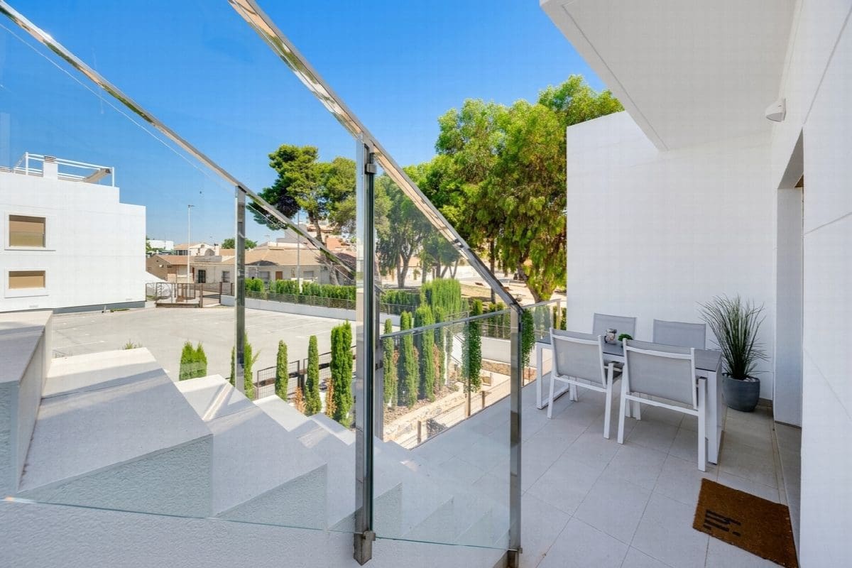 Apartamento de 2 habitaciones en Pilar de la Horadada en venta con piscina - 259.950 € (Ref: 9983171)